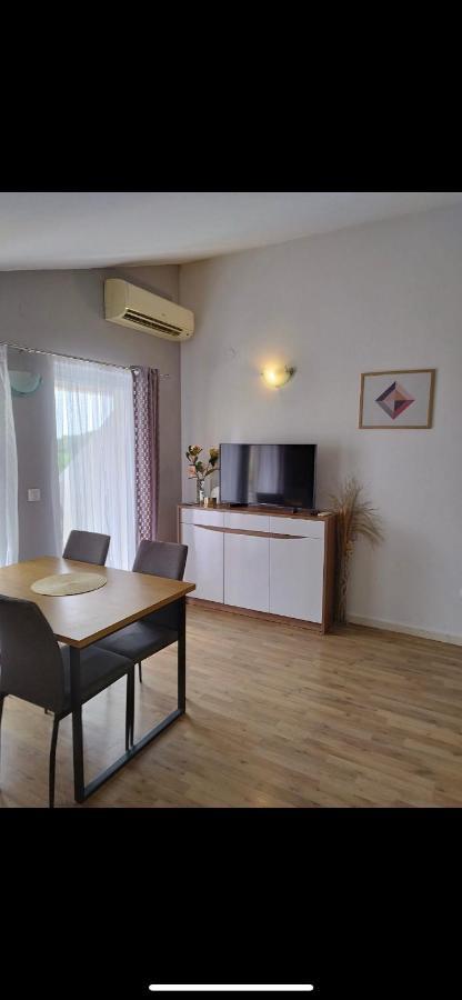 Guesthouse Villa Jurisic 诺瓦利娅 外观 照片